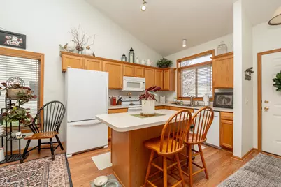 1507 Dublin Court, Shakopee, MN 55379 - Photo 4