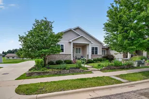 1948 Hadley Creek Dr NE, Rochester, MN 55906 - Photo 2