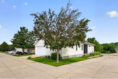 1948 Hadley Creek Drive NE, Rochester, MN 55906 - Photo 32