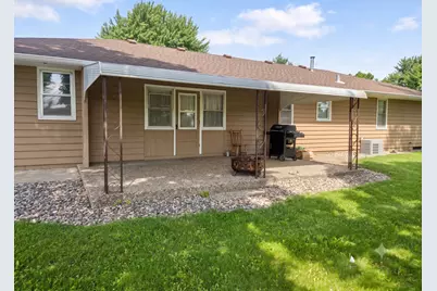 301 S Walnut Street, Belle Plaine, MN 56011 - Photo 4