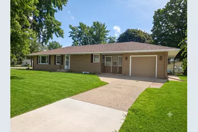 301 S Walnut Street, Belle Plaine, MN 56011 - Photo 2