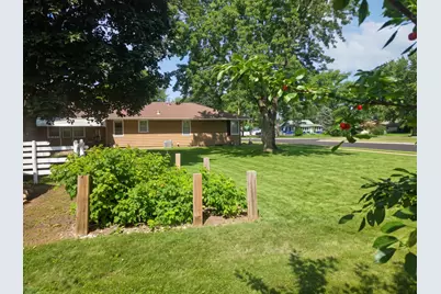 301 S Walnut Street, Belle Plaine, MN 56011 - Photo 10