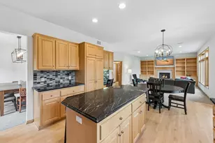 9257 Shetland Rd, Eden Prairie, MN 55347 - Photo 10