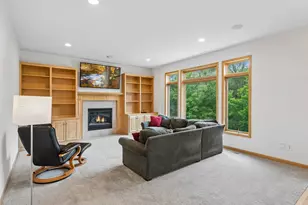 9257 Shetland Rd, Eden Prairie, MN 55347 - Photo 10