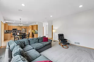 9257 Shetland Rd, Eden Prairie, MN 55347 - Photo 16