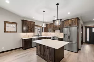 1043 Legend Ln, River Falls, WI 54022 - Photo 6