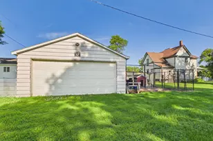 213 E 4th St, Cyrus, MN 56381 - Photo 22