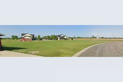 913 8th Street SW, Perham, MN 56573 - Photo 2