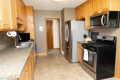 805 Cottage Avenue W, Saint Paul, MN 55117 - Photo 4