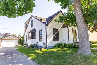 805 Cottage Avenue W, Saint Paul, MN 55117 - Photo 1