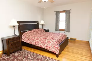 805 Cottage Ave W, Saint Paul, MN 55117 - Photo 8