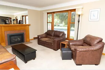 805 Cottage Avenue W, Saint Paul, MN 55117 - Photo 2