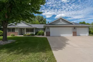 100 Crystal Ln, Mankato, MN 56001 - Photo 1