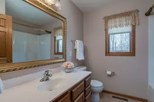 100 Crystal Ln, Mankato, MN 56001 - Photo 8