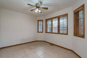 100 Crystal Ln, Mankato, MN 56001 - Photo 4