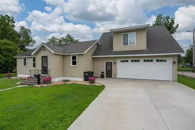404 Paquin Street E, Waterville, MN 56096 - Photo 2