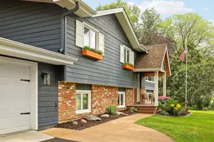 193 Ridgeview Dr, Wayzata, MN 55391 - Photo 2