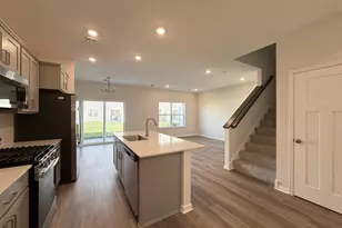 23154 Creekview Ct, Rogers, MN 55374 - Photo 2