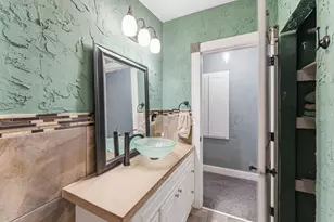 1231 Hewitt Ave, Saint Paul, MN 55104 - Photo 12
