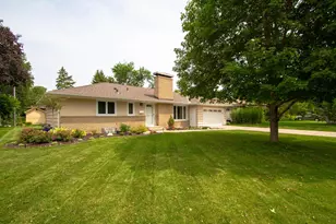3314 Belden Dr NE, Saint Anthony, MN 55418 - Photo 2