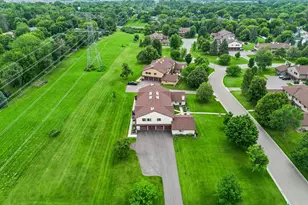 9062 Underwood Ln N, Maple Grove, MN 55369 - Photo 16