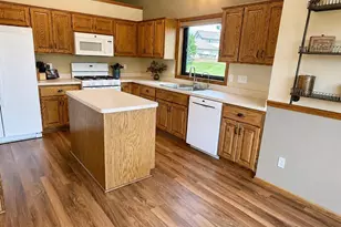 20250 Spoonbill Ct, Rogers, MN 55374 - Photo 8