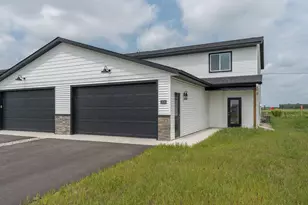 3106 Scotch Ln, Mankato, MN 56001 - Photo 2