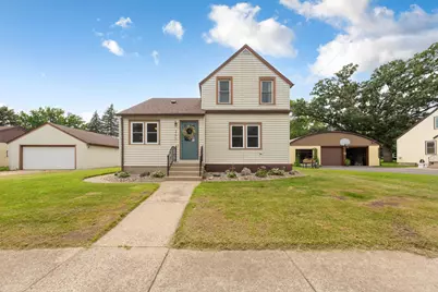 260 N Cordova Avenue, Le Center, MN 56057 - Photo 1