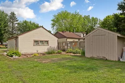 260 N Cordova Avenue, Le Center, MN 56057 - Photo 26