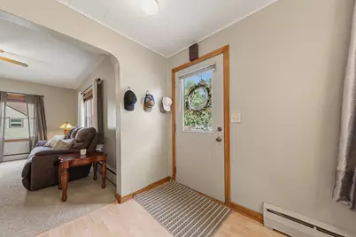 260 N Cordova Avenue, Le Center, MN 56057 - Photo 4