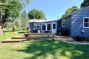 1311 Elmwood Ave, Worthington, MN 56187 - Photo 8