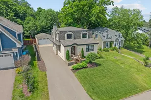 219 Chicago Ave N, Wayzata, MN 55391 - Photo 10