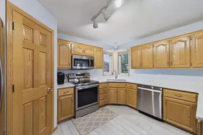 3529 Rose Court N, Brooklyn Park, MN 55443 - Photo 8