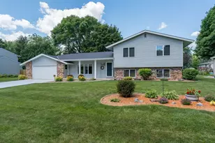 1028 Shady Oak Dr, North Mankato, MN 56003 - Photo 1