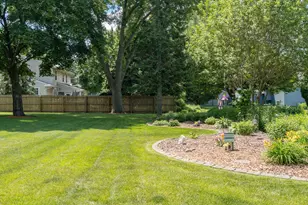 1028 Shady Oak Dr, North Mankato, MN 56003 - Photo 8