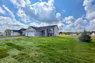 6707 376th St, North Branch, MN 55056 - Photo 2