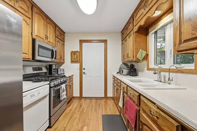 250 Glenbrook Road N, Wayzata, MN 55391 - Photo 20