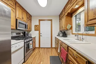 250 Glenbrook Rd N, Wayzata, MN 55391 - Photo 20