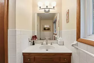 250 Glenbrook Rd N, Wayzata, MN 55391 - Photo 32