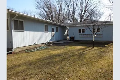 18 6th Street NE, Pelican Rapids, MN 56572 - Photo 2