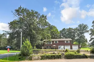 405 Oakwood Dr, Durand, WI 54736 - Photo 2