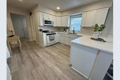 709 Center Street E, Roseau, MN 56751 - Photo 4