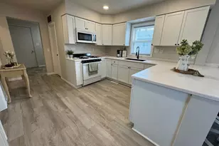 709 Center St E, Roseau, MN 56751 - Photo 4