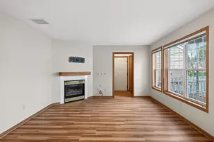 404 Sarazin St, Shakopee, MN 55379 - Photo 6