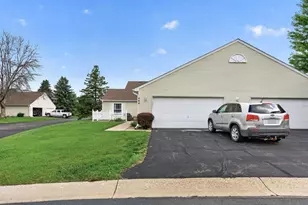 404 Sarazin St, Shakopee, MN 55379 - Photo 2
