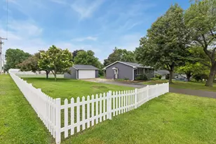 3609 Rolling View Dr, White Bear Lake, MN 55110 - Photo 42