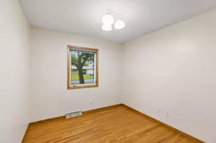 3609 Rolling View Dr, White Bear Lake, MN 55110 - Photo 18
