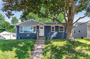 2075 Hawthorne Ave E, Saint Paul, MN 55119 - Photo 1