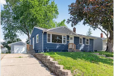2075 Hawthorne Avenue E, Saint Paul, MN 55119 - Photo 2