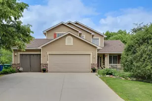 18546 85th Ave N, Maple Grove, MN 55311 - Photo 2